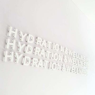 Logo doanh nghiệp Chữ cái bằng nhựa rõ ràng để làm bảng hiệu trang trí trong nhà