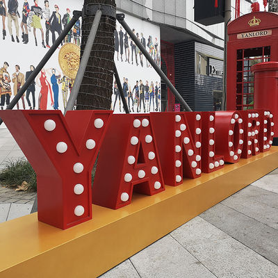 Đèn chiếu sáng chữ cái khổng lồ được chiếu sáng ngoài trời Đèn mạ điện